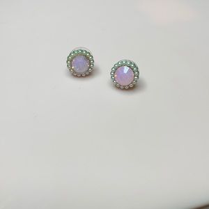 Pearl/Pink Studs
